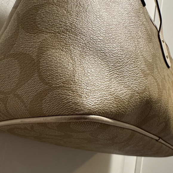 Coach Beige/White Signature Coated Canvas and Leather Drawstring Carryall Bag - Picture 15 of 16